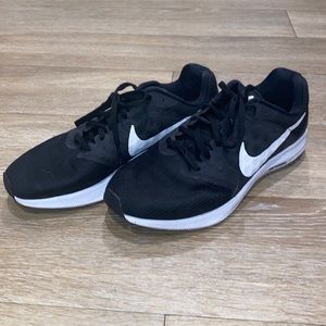 Nike tennis shoe